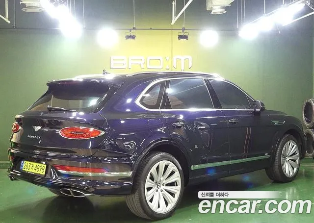 Bentley Bentayga 2021 thumb 12