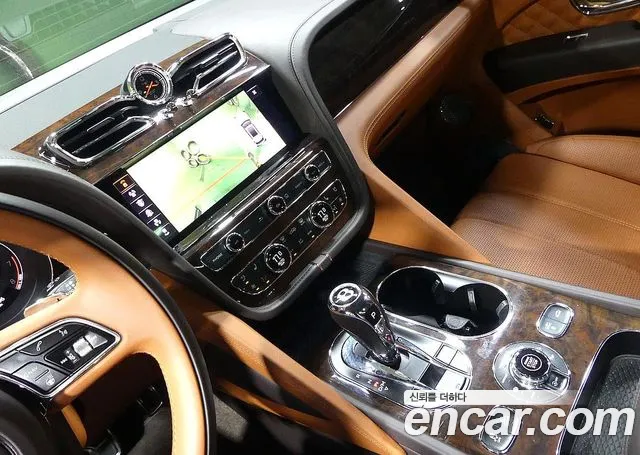 Bentley Bentayga 2021 thumb 2