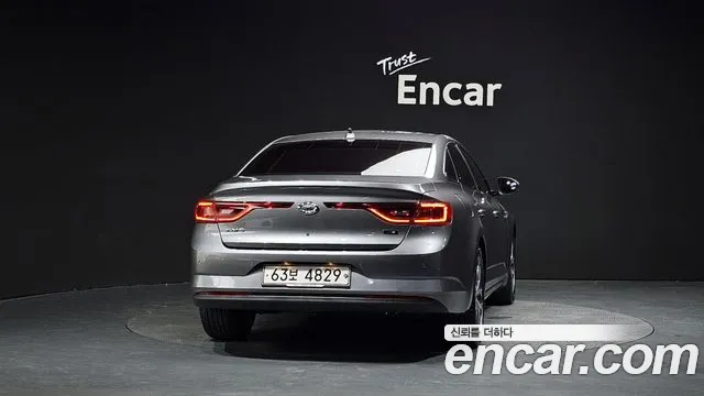 Renault SM6 2016 thumb 11