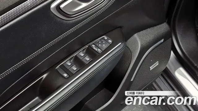 Renault SM6 2016 thumb 9
