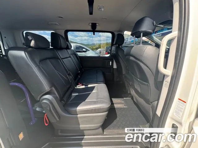Hyundai Staria 2022 thumb 8