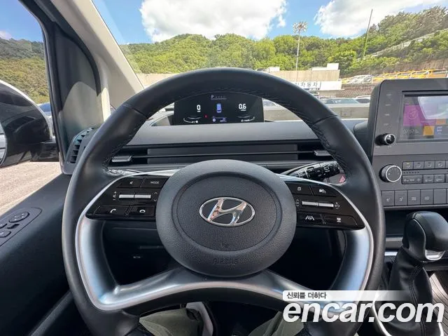 Hyundai Staria 2022 thumb 9
