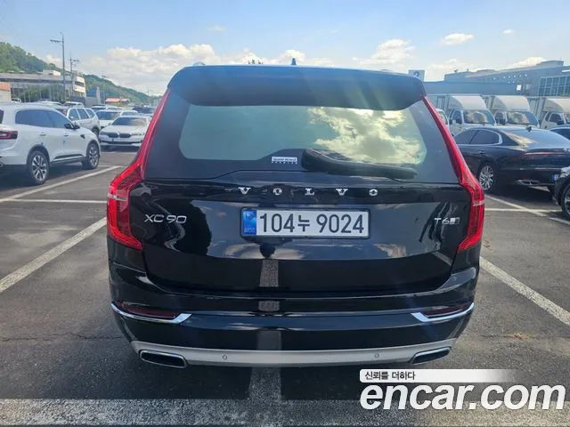 Volvo XC90 2019 thumb 3