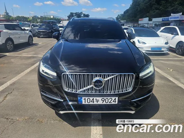 Volvo XC90 2019 thumb 11