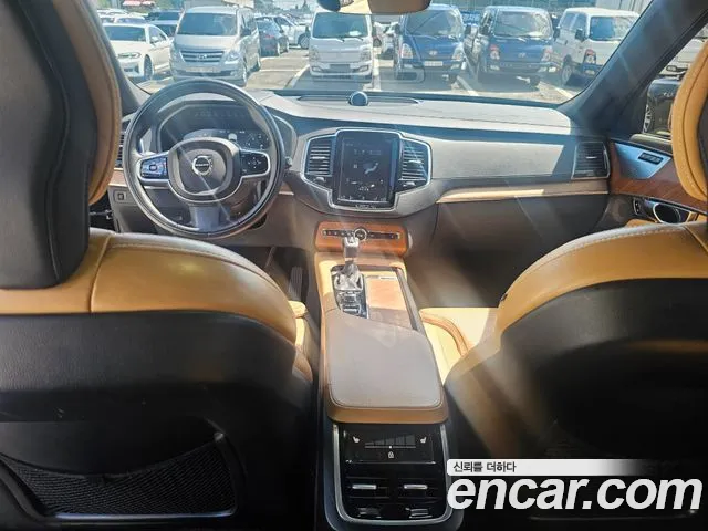 Volvo XC90 2019 thumb 10