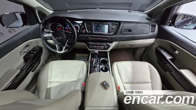 Kia Carnival 2018 thumb 11
