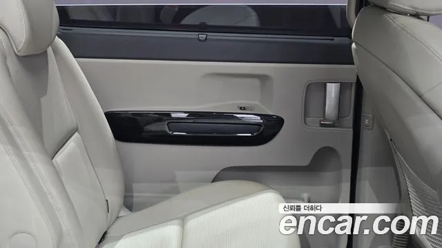 Kia Carnival 2018 thumb 2