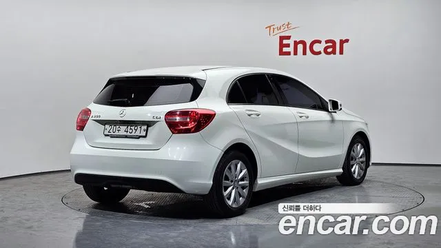 Mercedes-Benz A-Class 2014 thumb 11