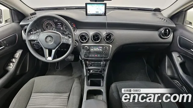 Mercedes-Benz A-Class 2014 thumb 4