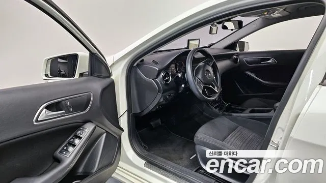Mercedes-Benz A-Class 2014 thumb 8
