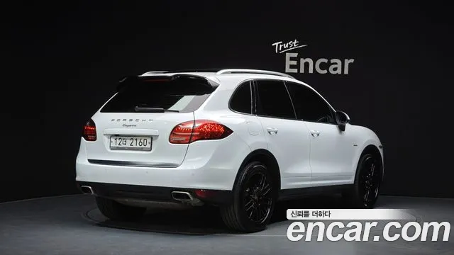 Porsche Cayenne 2013 thumb 6
