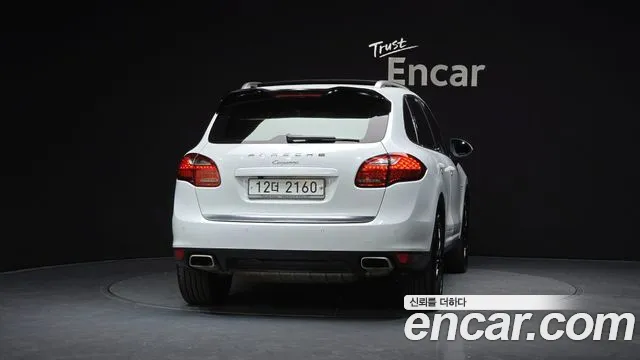 Porsche Cayenne 2013 thumb 4