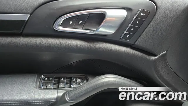 Porsche Cayenne 2013 thumb 10
