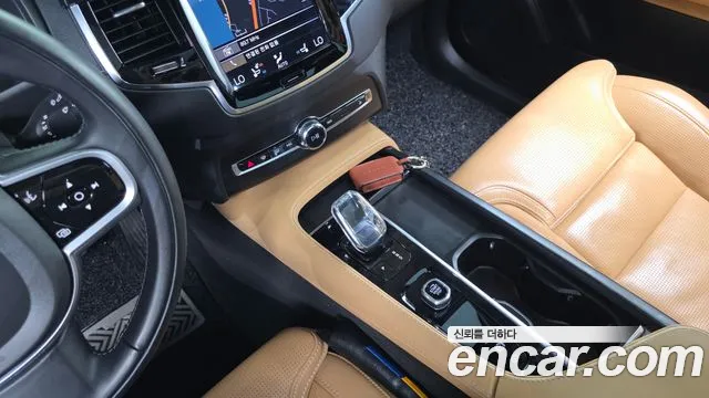 Volvo XC90 2022 thumb 9