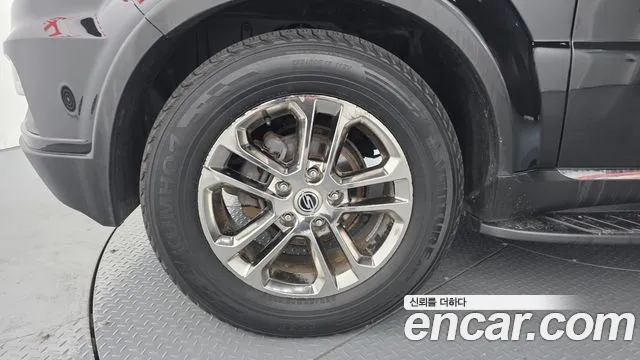 KGM Rexton 2015 thumb 12