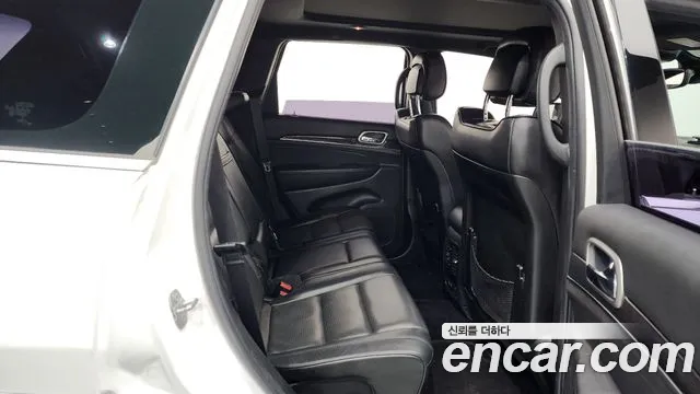 Jeep Grand Cherokee 2018 thumb 4
