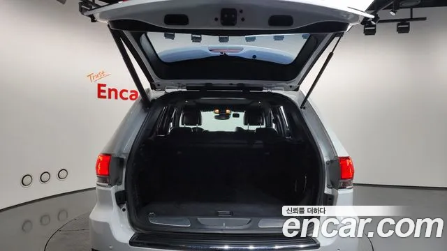 Jeep Grand Cherokee 2018 thumb 7