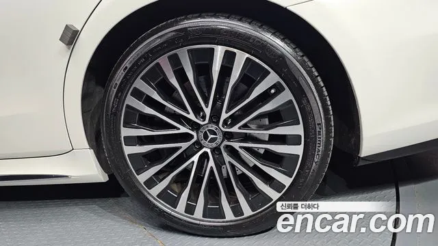 Mercedes-Benz S-Class 2023 thumb 7