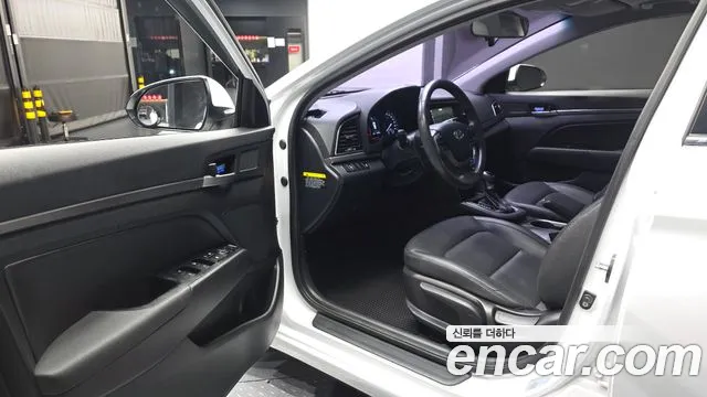 Hyundai Avante 2015 thumb 4