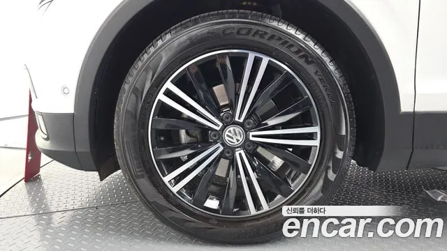 Volkswagen Tiguan 2020 thumb 3