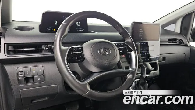 Hyundai Staria 2022 thumb 4