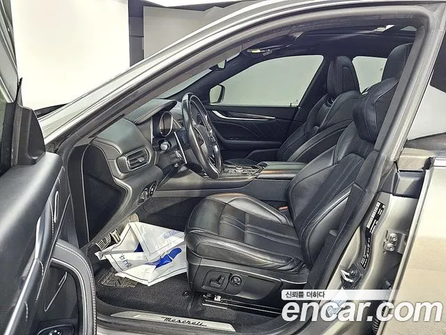Maserati Levante 2019 thumb 10