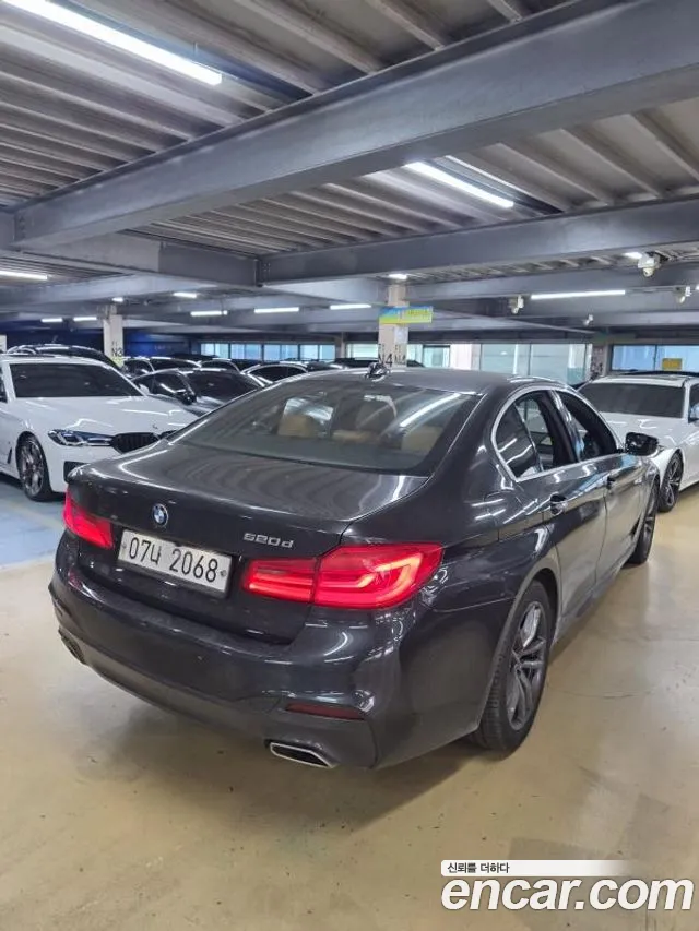BMW 5 серии 2017 thumb 8