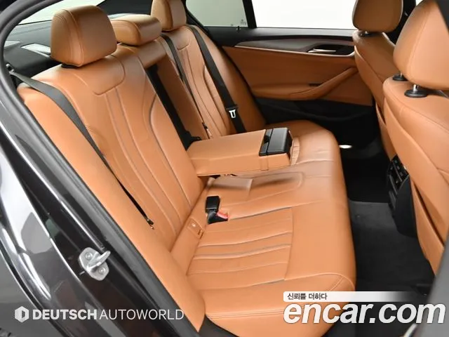BMW 5 серии 2017 thumb 3