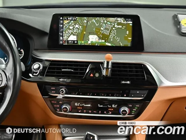BMW 5 серии 2017 thumb 7