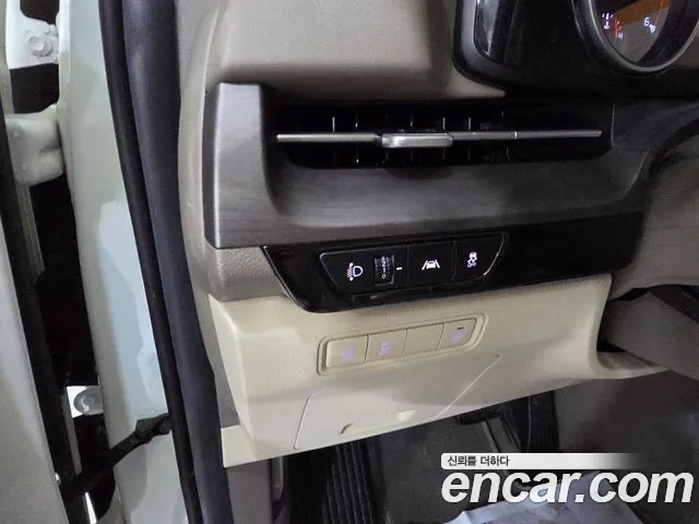 Kia Carnival 2020 thumb 3