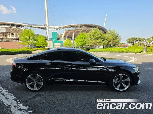 Audi A5 2019 thumb 10