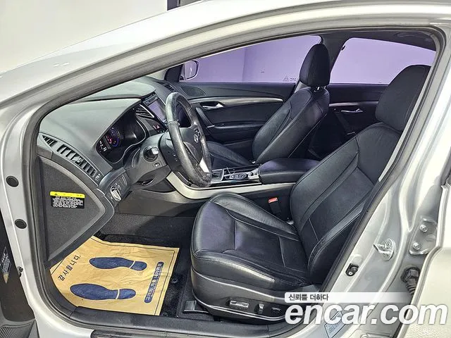 Hyundai i40 2012 thumb 9