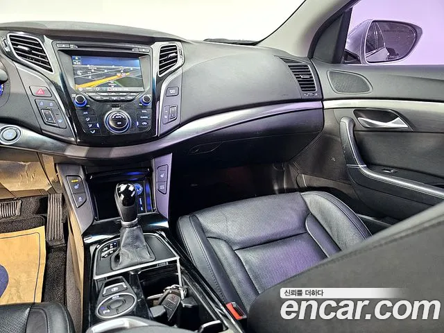Hyundai i40 2012 thumb 4