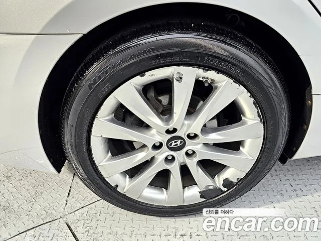 Hyundai i40 2012 thumb 3