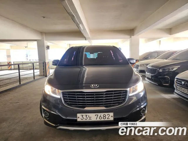 Kia Carnival 2015 thumb 12
