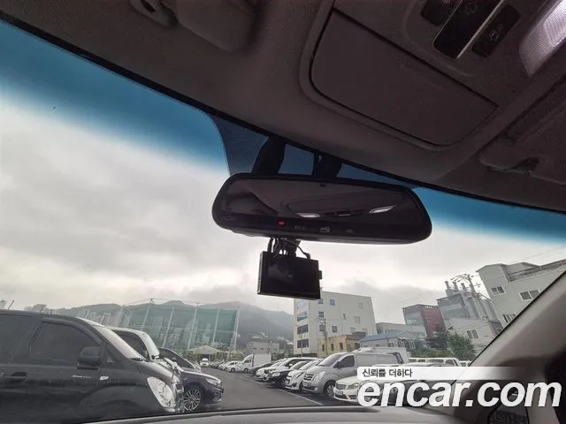 Kia Carnival 2014 thumb 10