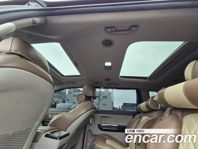 Kia Carnival 2014 thumb 4