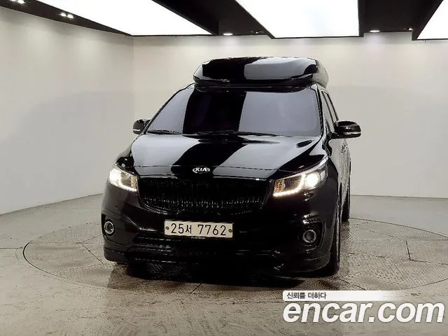Kia Carnival 2015 thumb 8
