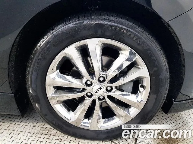 Kia Carnival 2015 thumb 12