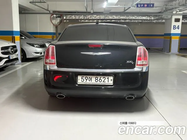 Chrysler 300C 2012 thumb 5