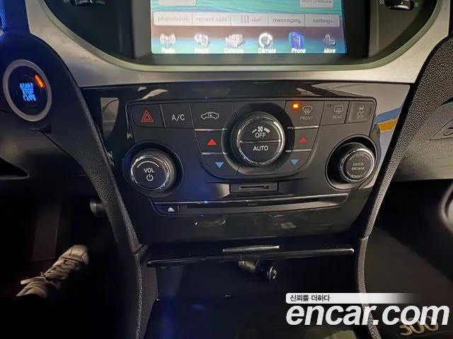 Chrysler 300C 2012 thumb 8