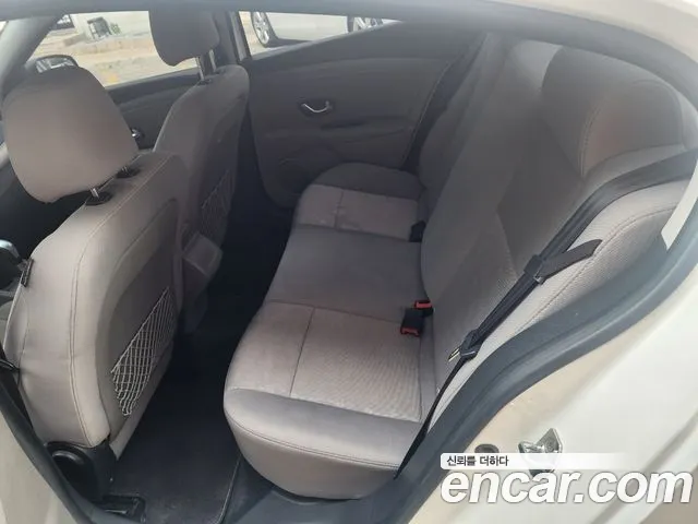 Renault SM3 2010 thumb 5