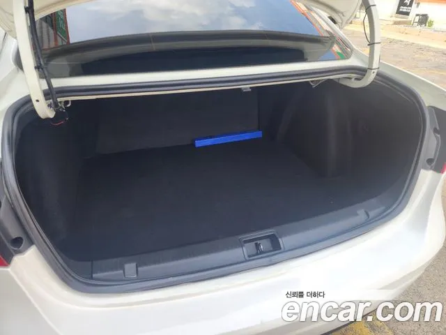 Renault SM3 2010 thumb 2