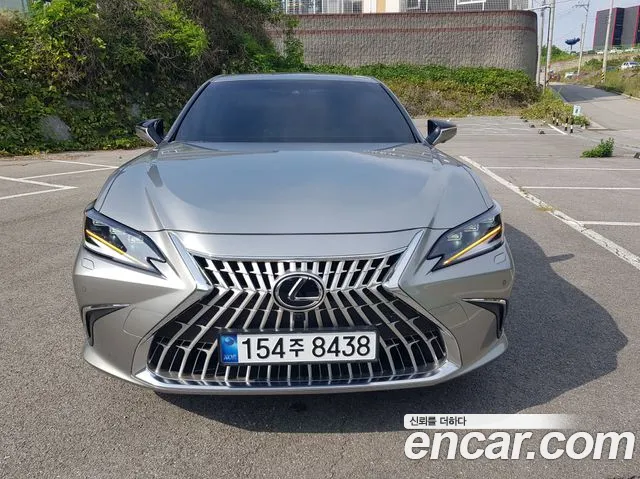 Lexus ES 300h 2025 thumb 5