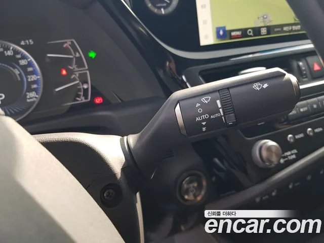 Lexus ES 300h 2025 thumb 2
