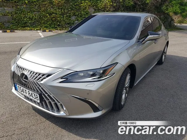 Lexus ES 300h 2025 thumb 8