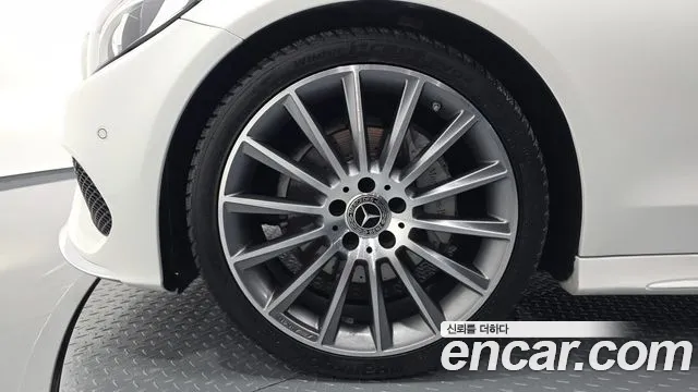 Mercedes-Benz C-Class 2016 thumb 11