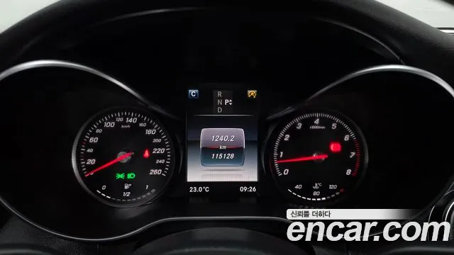 Mercedes-Benz C-Class 2016 thumb 12