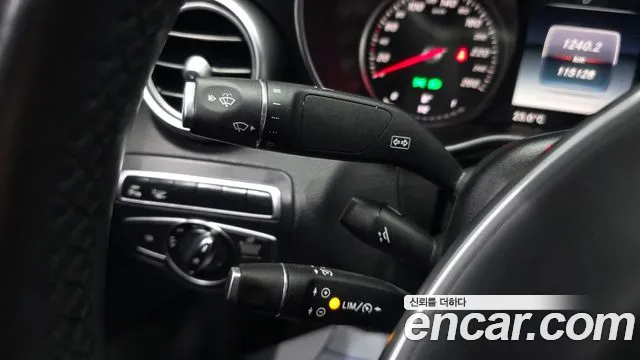 Mercedes-Benz C-Class 2016 thumb 10