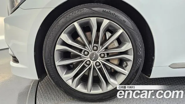 Hyundai Genesis 2014 thumb 4
